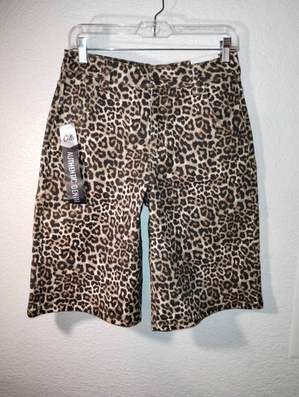 Cello Shorts Leopard Print Size Small Lightweight Denim 98% Cot 2% Spandex NWT
